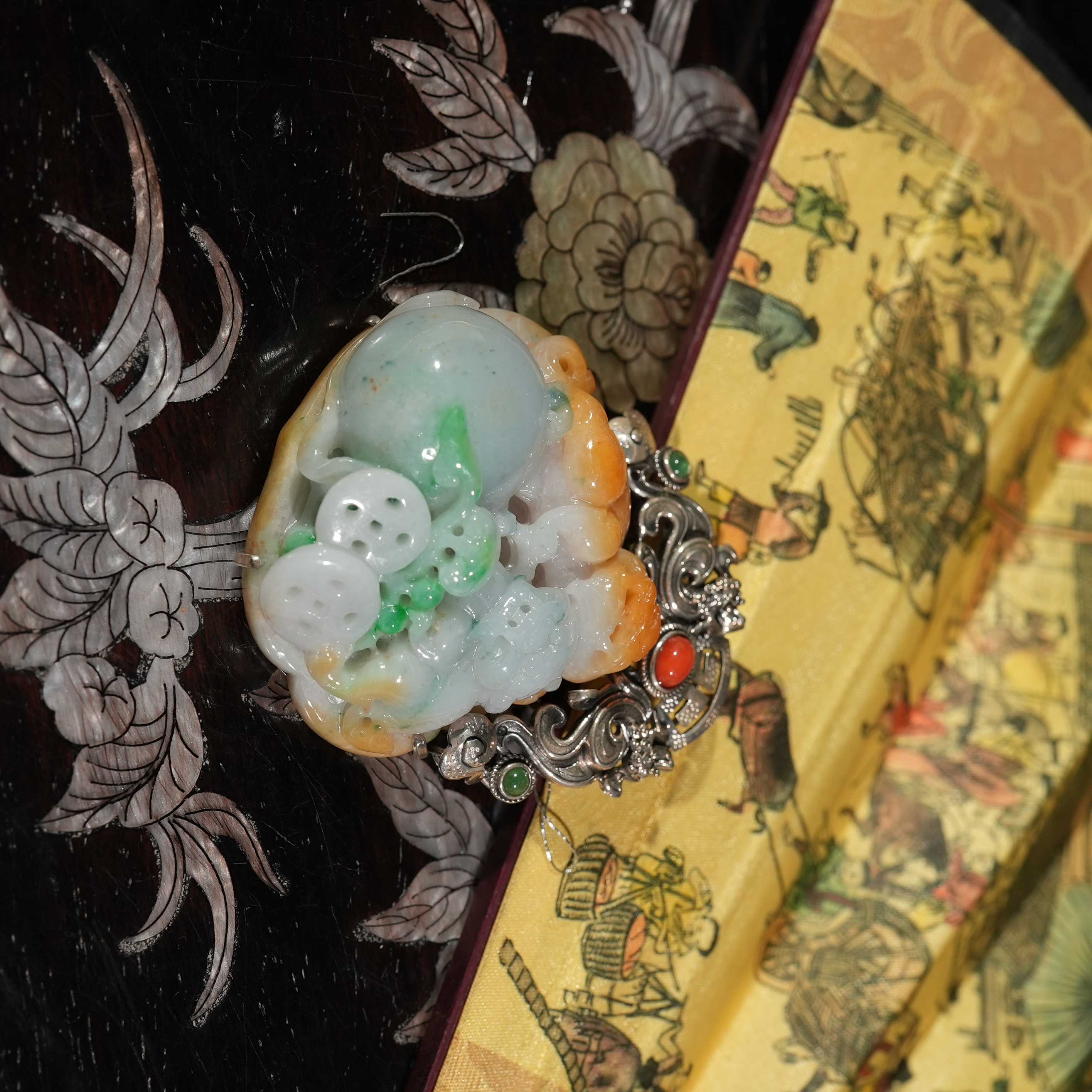 2.16香港王老板-翡翠镶嵌吊坠2t128