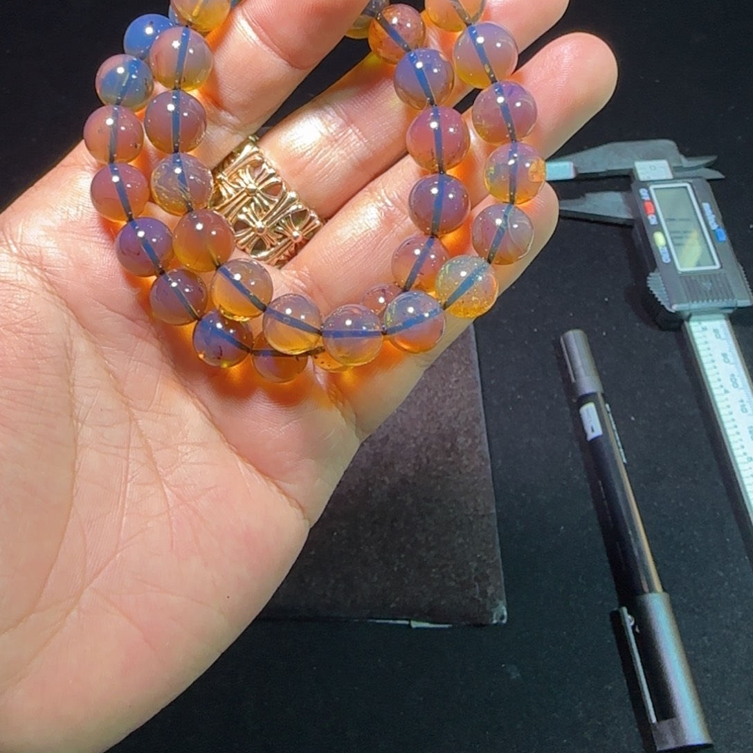 琥珀未镶嵌裸石琥珀