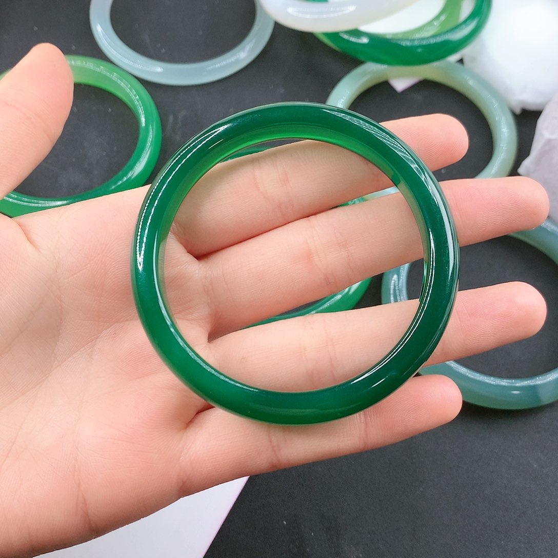 玛瑙/玉髓手镯未镶嵌