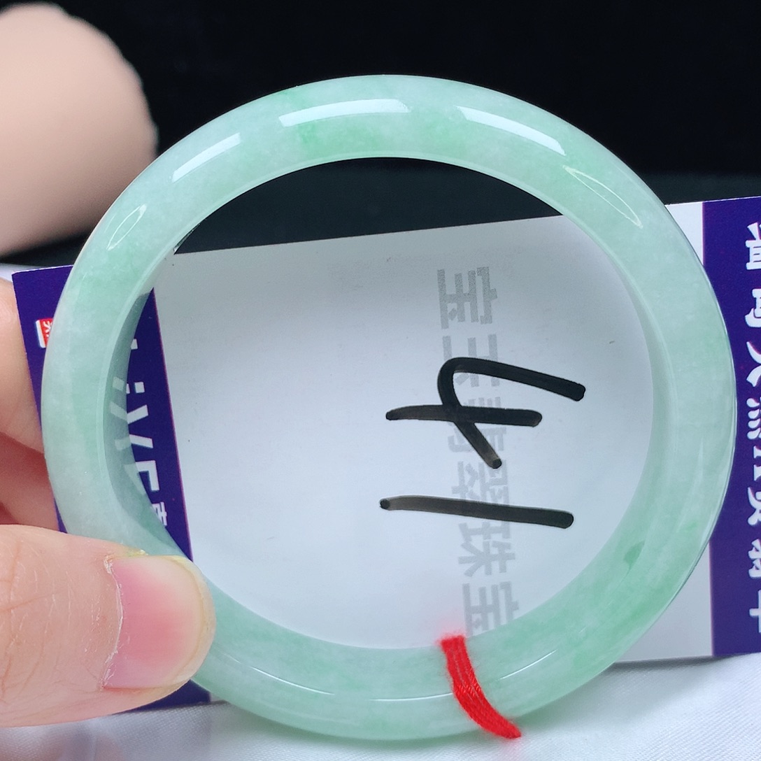 翡翠手镯未镶嵌58圈口