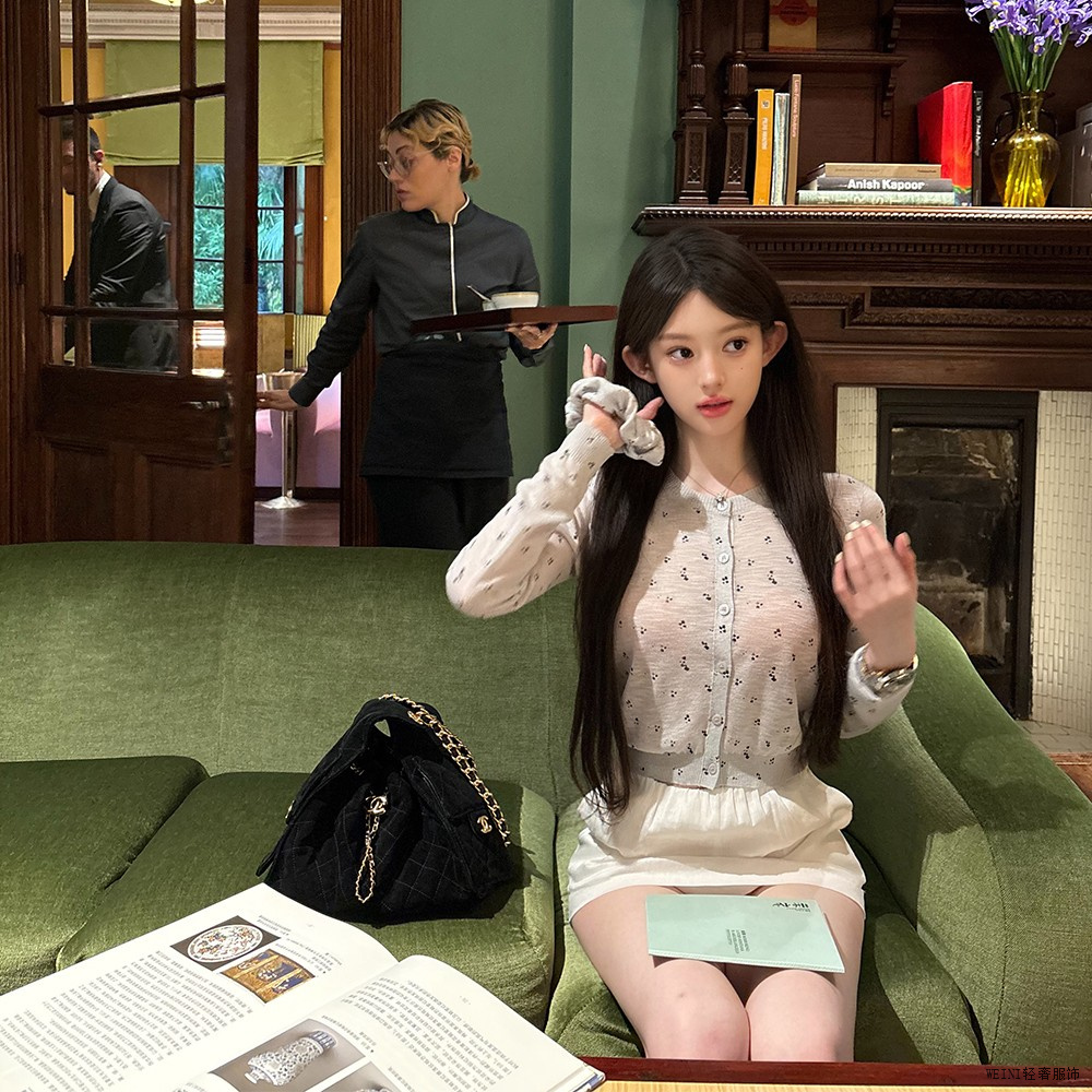 「Jennie清新樱桃」显嫩感图案针织外搭开衫罩衫还赠送发圈
