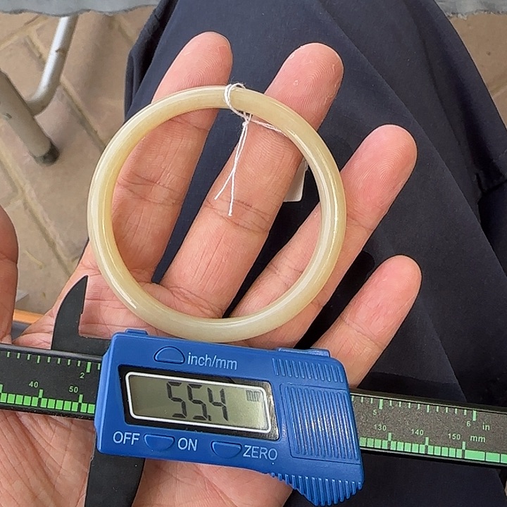 和田玉未镶嵌颈饰俄糖