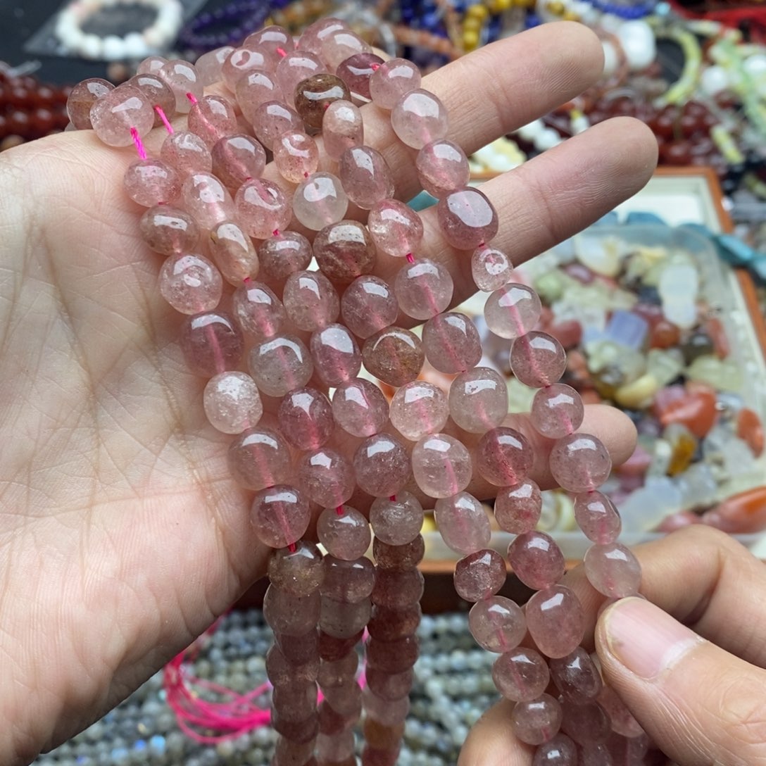 玛瑙/玉髓未镶嵌珠宝半成品一条天然草莓晶随行9mm