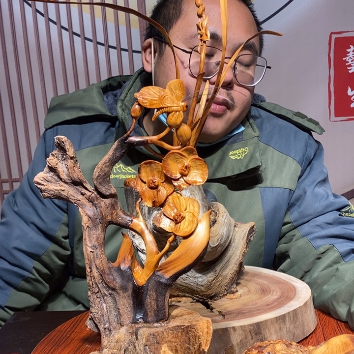 随***缘柏木蝴蝶兰       