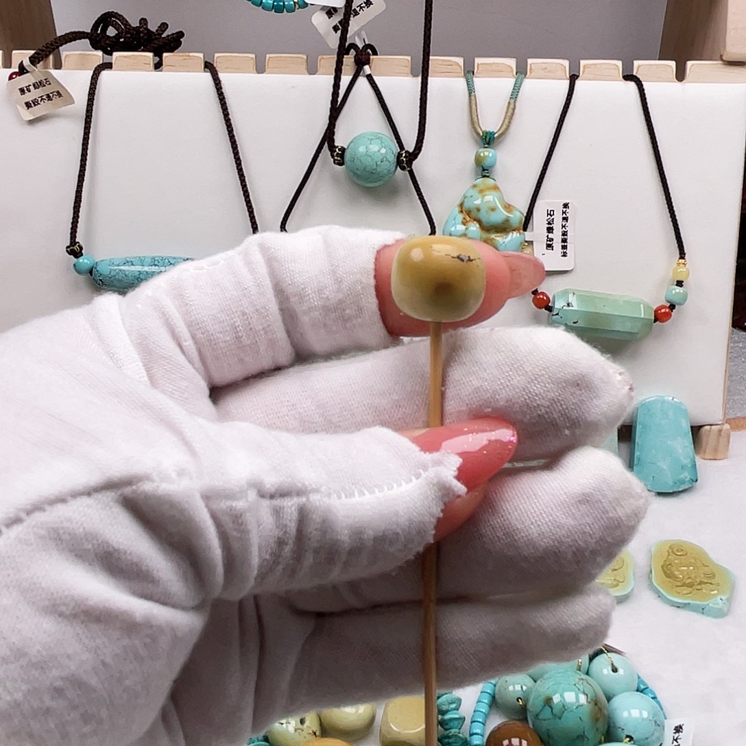 绿松石未镶嵌摆件