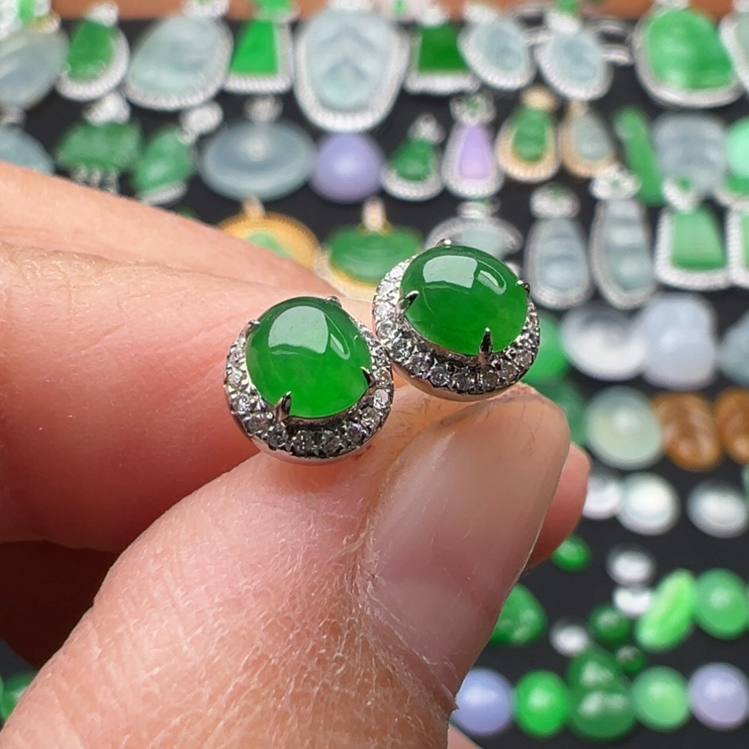 翡翠颈饰18K金镶嵌耳钉