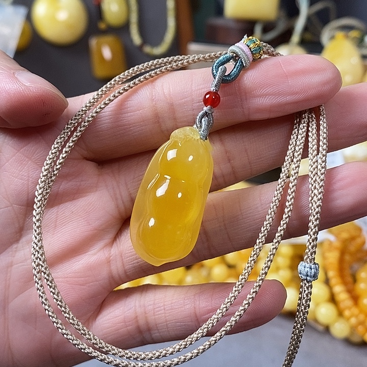 琥珀未镶嵌裸石福豆