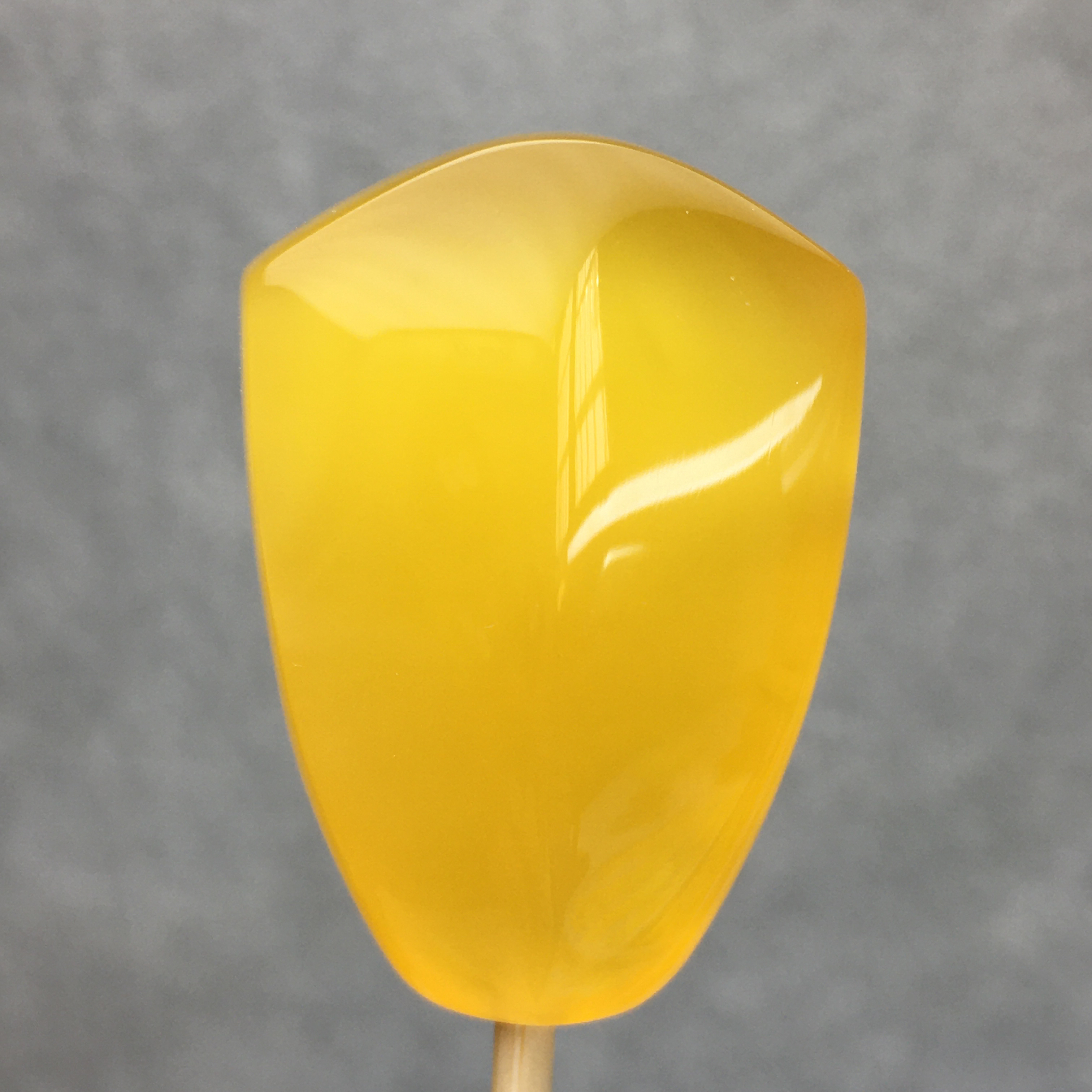 微瑕琥珀蜜蜡三通鲨鱼背对孔21.7mm厚16.3mm纯手工打磨 天然保真