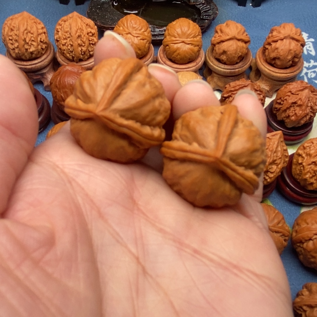 北***装把件文玩核桃三棱