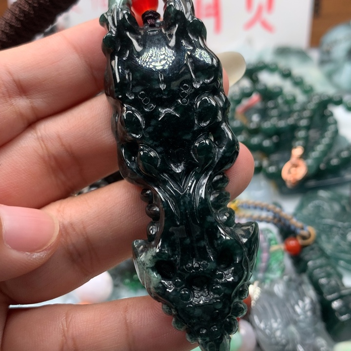 翡翠颈饰未镶嵌保真天然A货翡翠