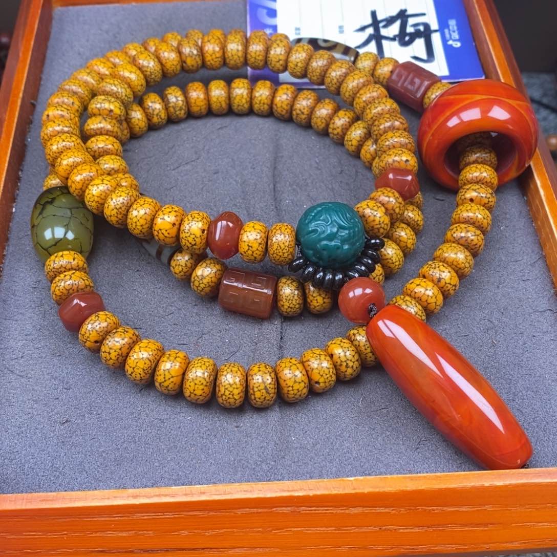 星月菩提吊坠唐****伍星月