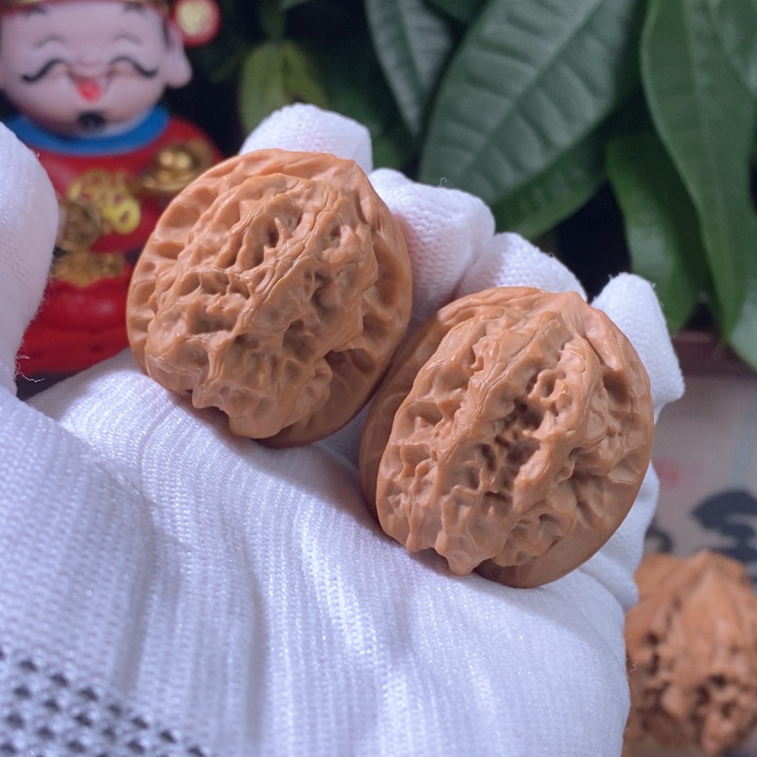 文玩核桃吊坠磐石