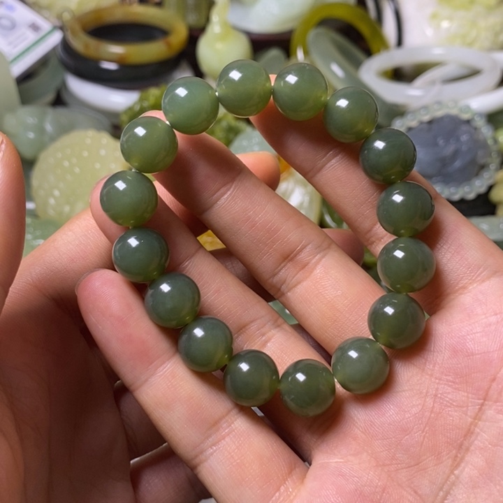 岫玉岫玉颈饰未镶嵌