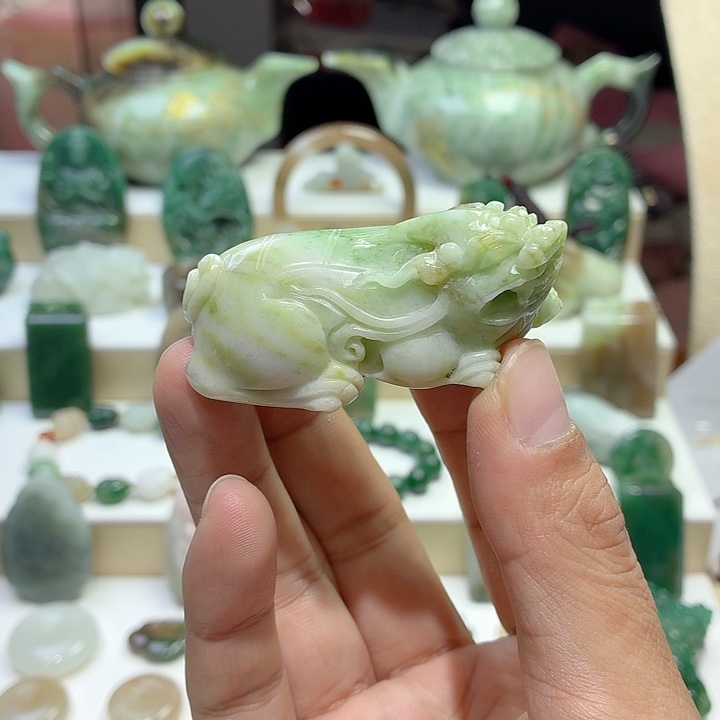 未镶嵌独山玉颈饰
