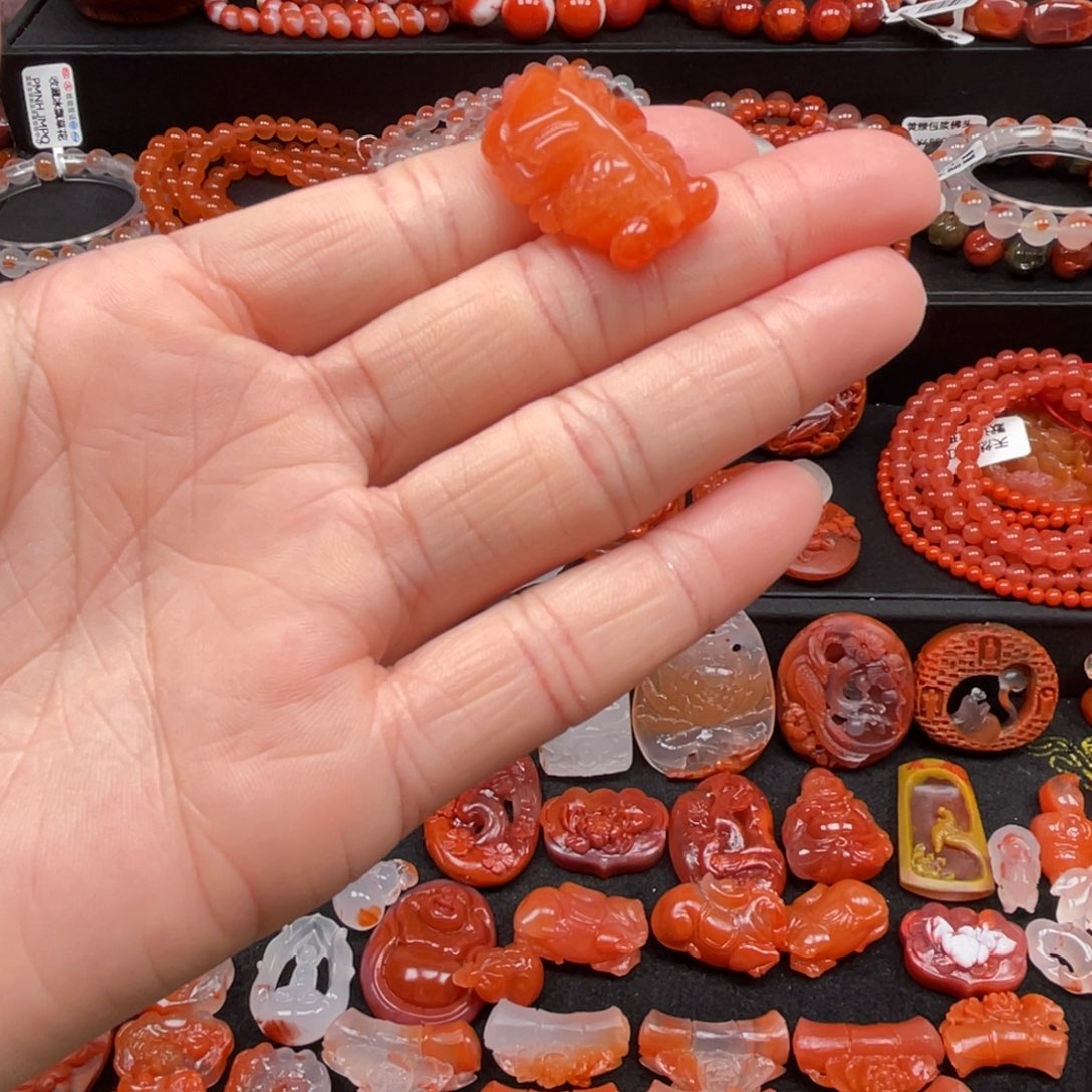 南红玛瑙未镶嵌葫芦