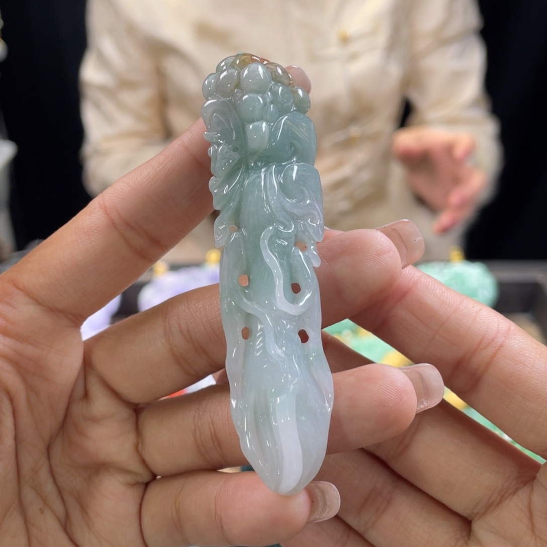 翡翠颈饰未镶嵌小*贝代编织