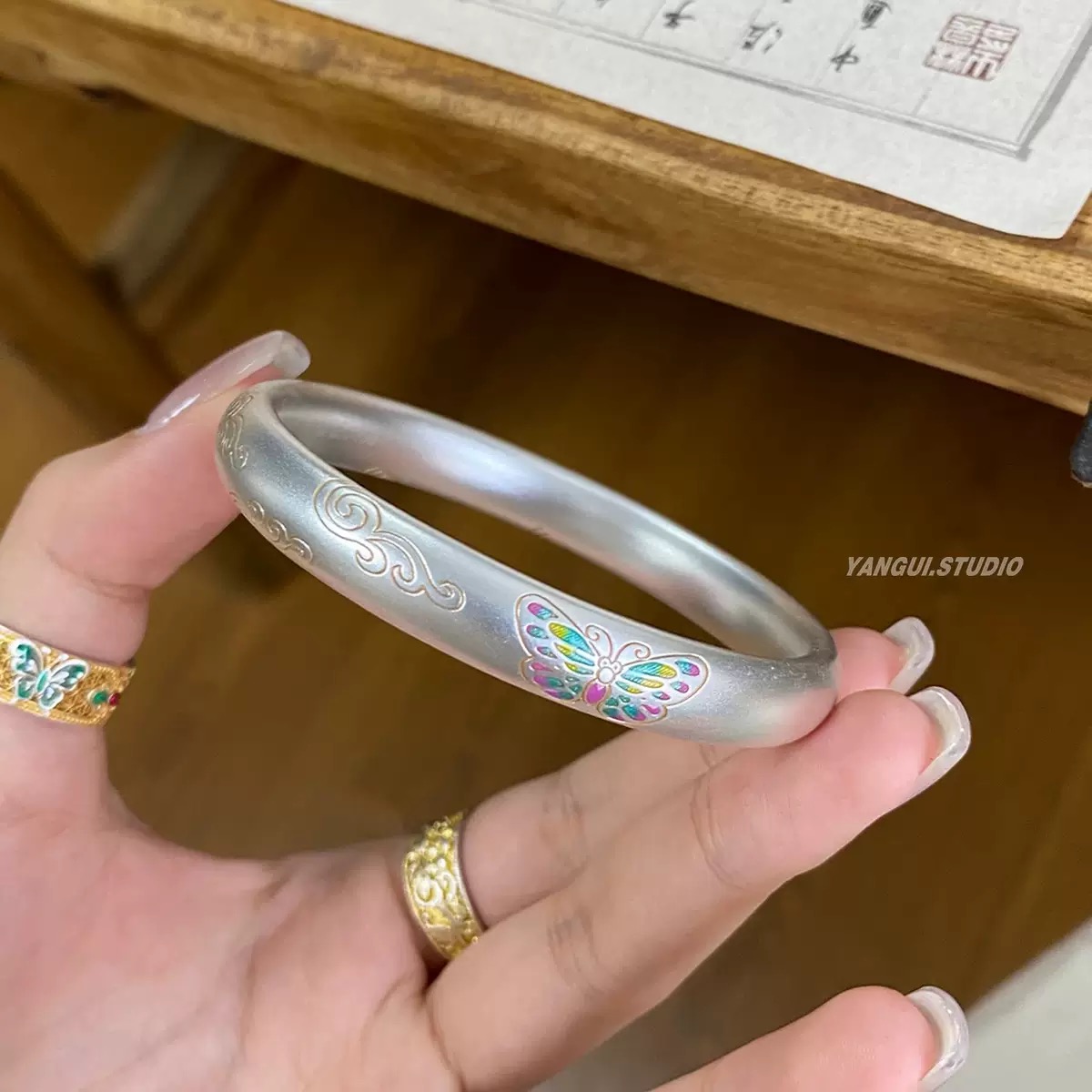 足银手镯 足银手镯999.9蝴蝶祥云银手镯女足银描金闭口银情人节