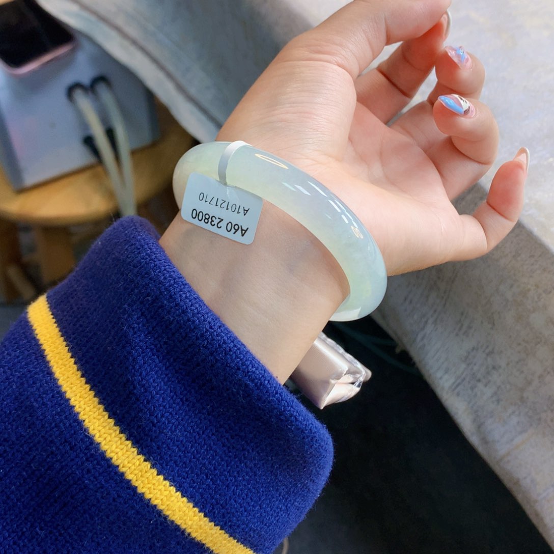 翡翠手镯未镶嵌60正（莫莫26）10号