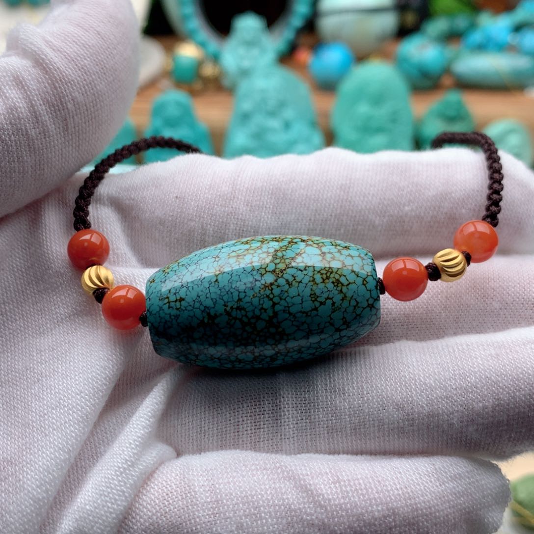 绿松石颈饰未镶嵌