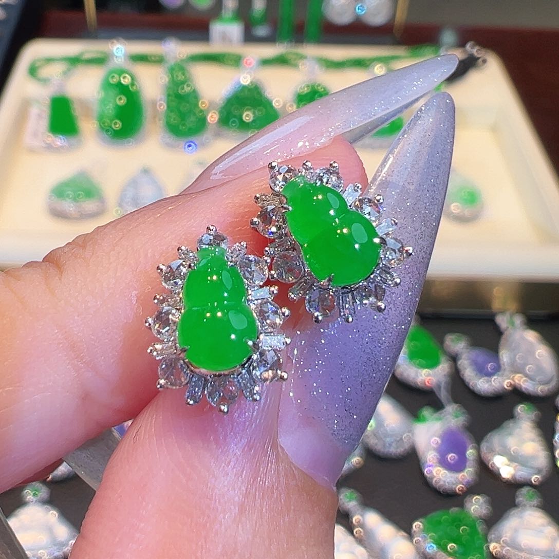 翡翠耳钉18K金镶嵌翡翠