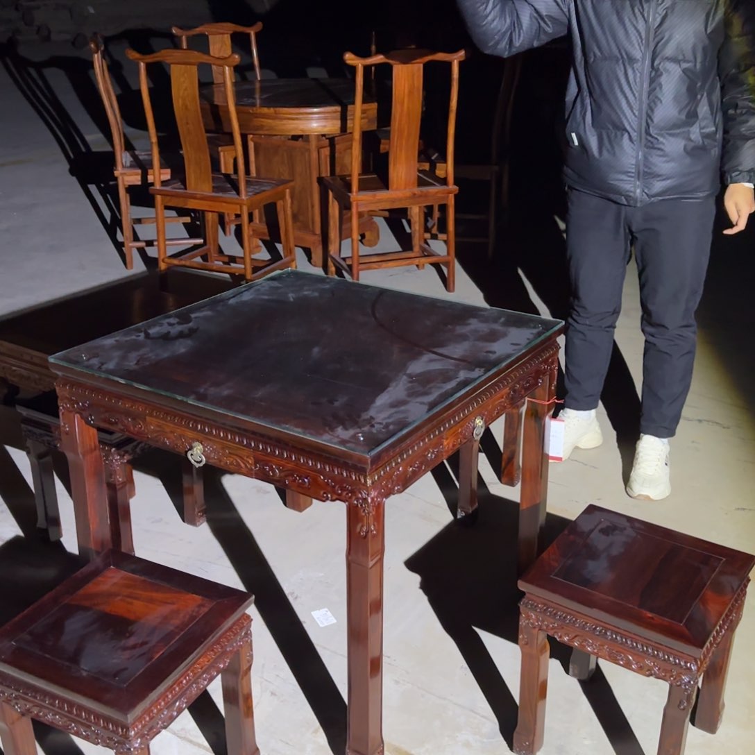 红酸枝木类家具一桌四椅（自提或运费自理）