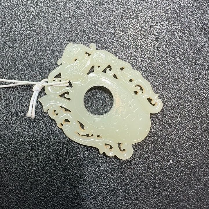 老***汤和田玉未镶嵌颈饰