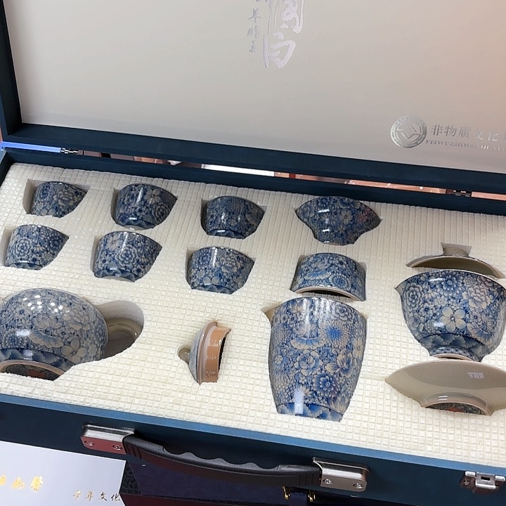 孤品茶具套装等等。