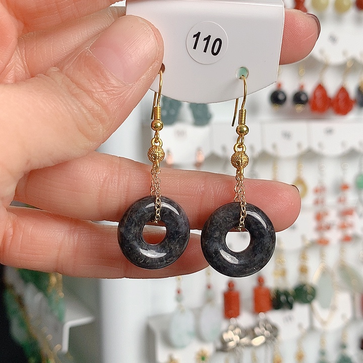 翡翠耳饰未镶嵌翡翠