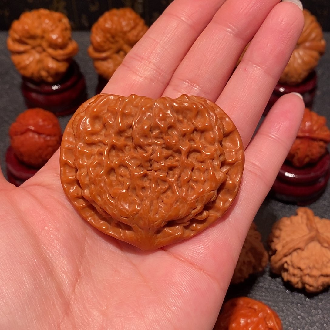 文玩核桃吊坠 桃心