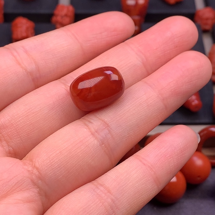 南红玛瑙未镶嵌牛血红枣珠11.4×16.3