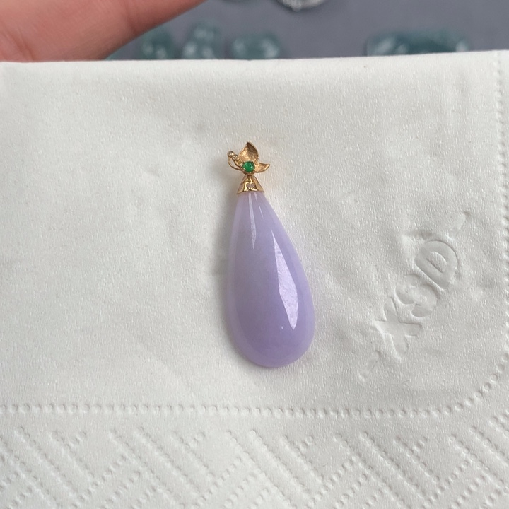 翡翠颈饰18K金镶嵌水滴