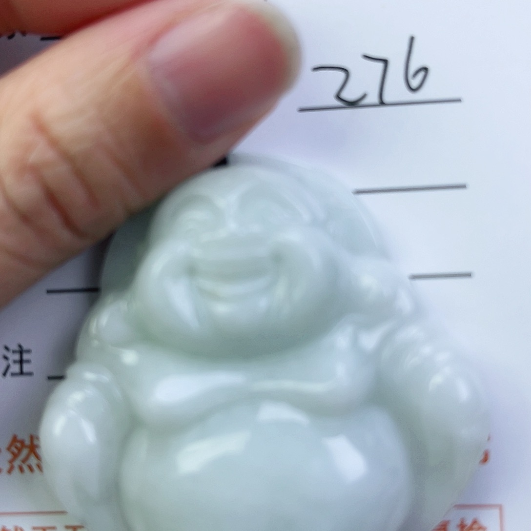 翡翠颈饰未镶嵌佛公