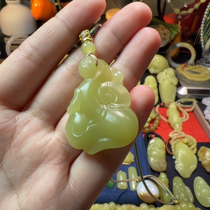 和田玉（黄玉）未镶嵌颈饰