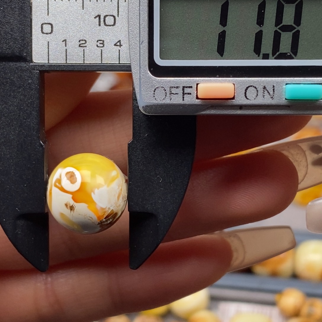 蓝珀未镶嵌耳饰圆珠