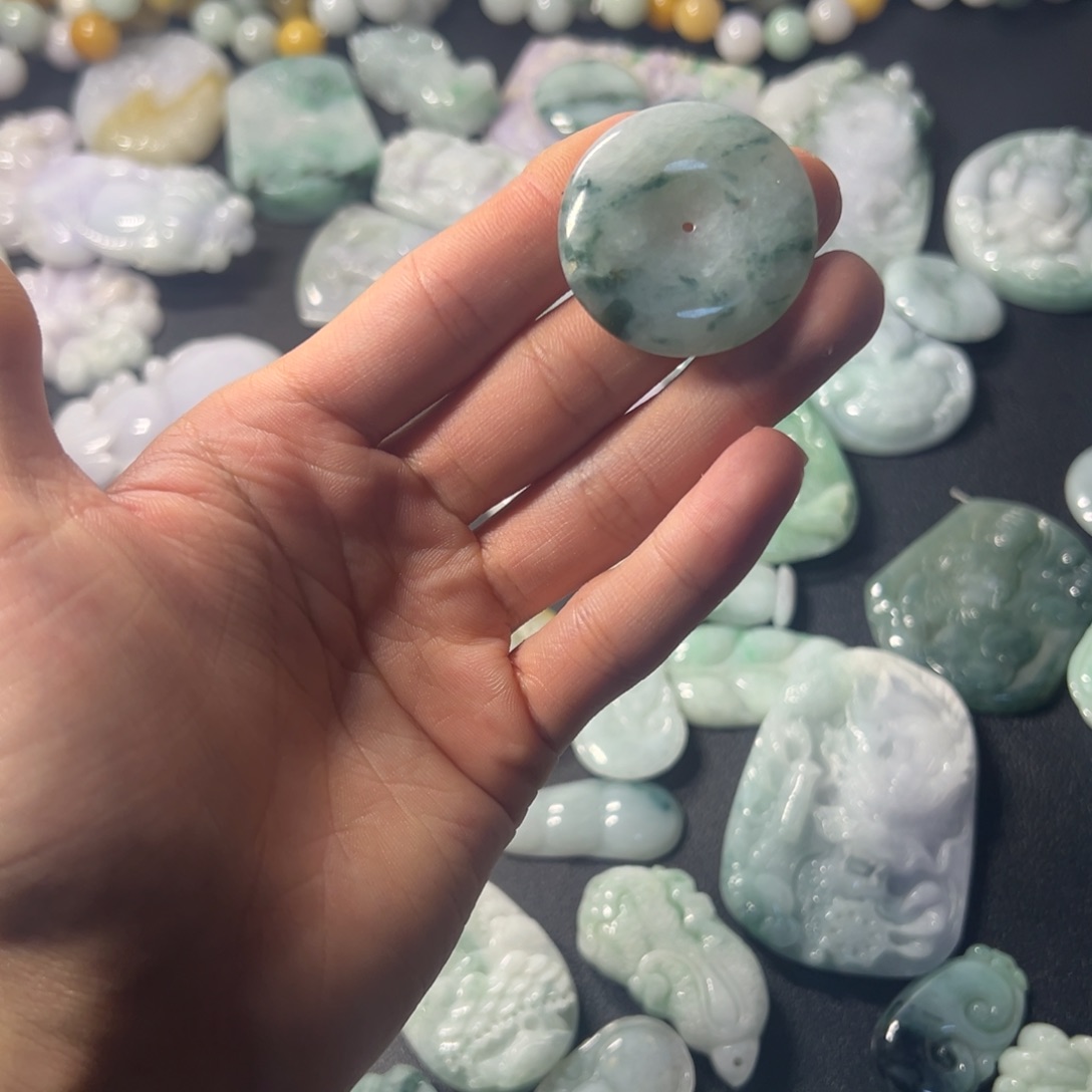 翡翠未镶嵌挂件07