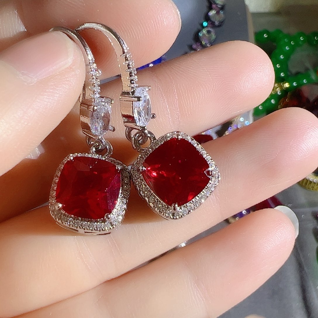 花岗石钨合金红色蓝色吊坠