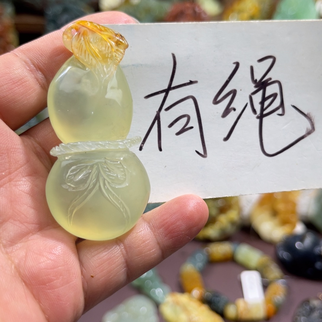 未镶嵌蛇纹石玉颈饰