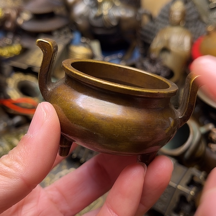 精美铜器批发档口