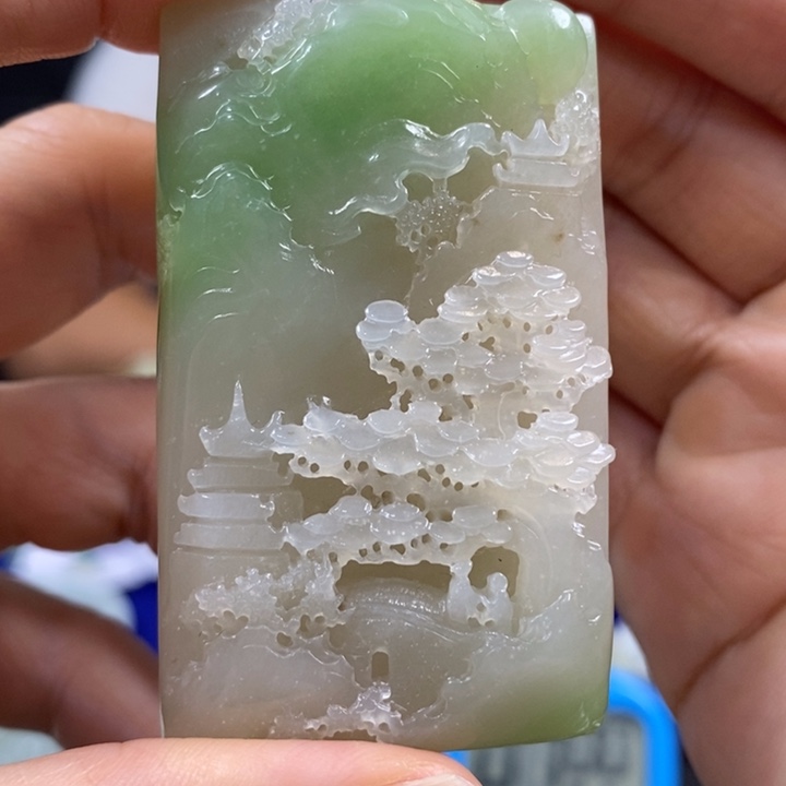 用***4和田玉未镶嵌颈饰