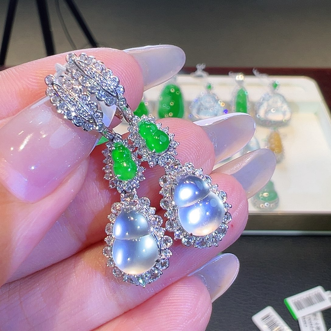 翡翠18K金镶嵌耳环翡翠