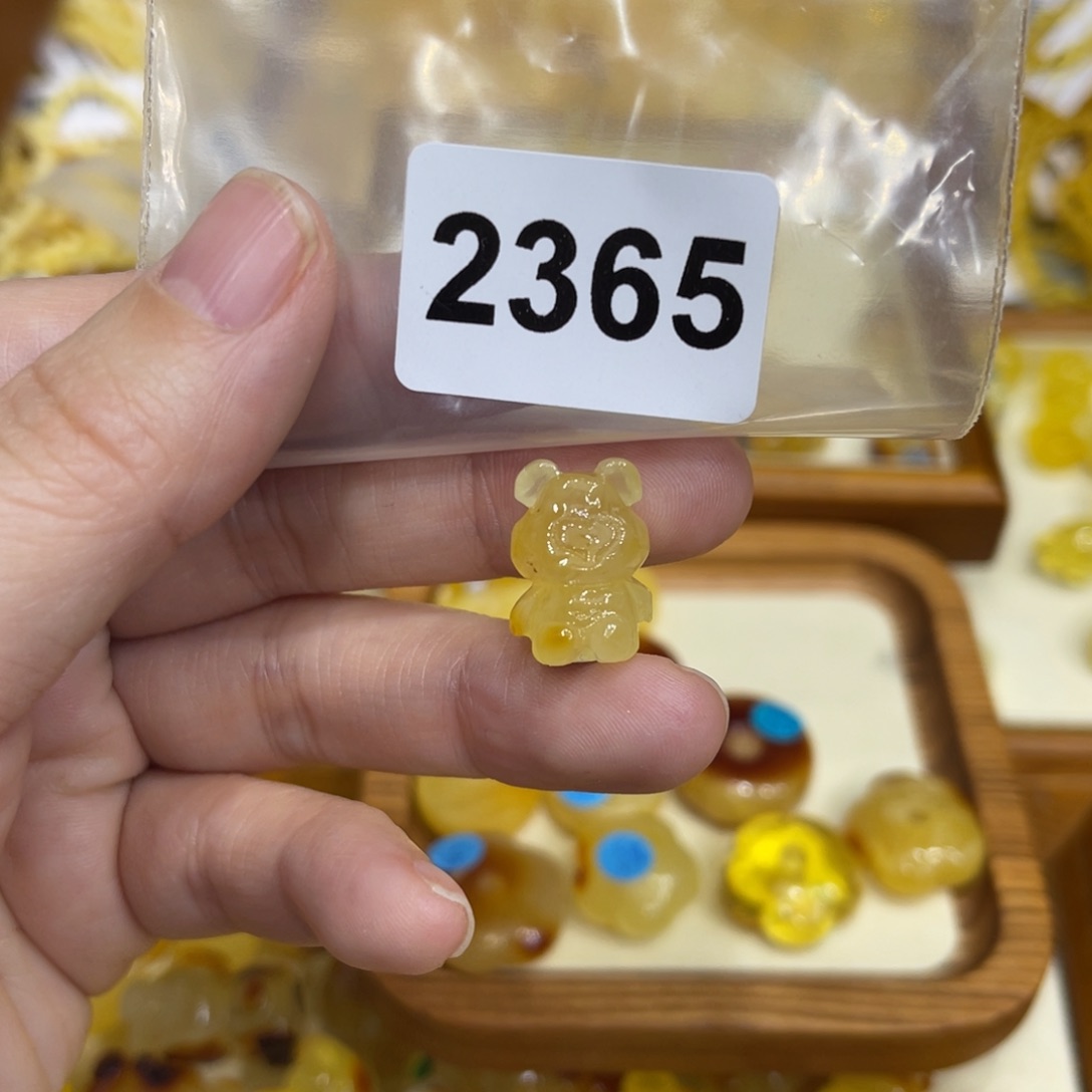 琥珀珠宝奇石未镶嵌