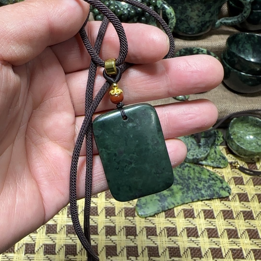 蛇纹石玉未镶嵌藏玉药王石产品