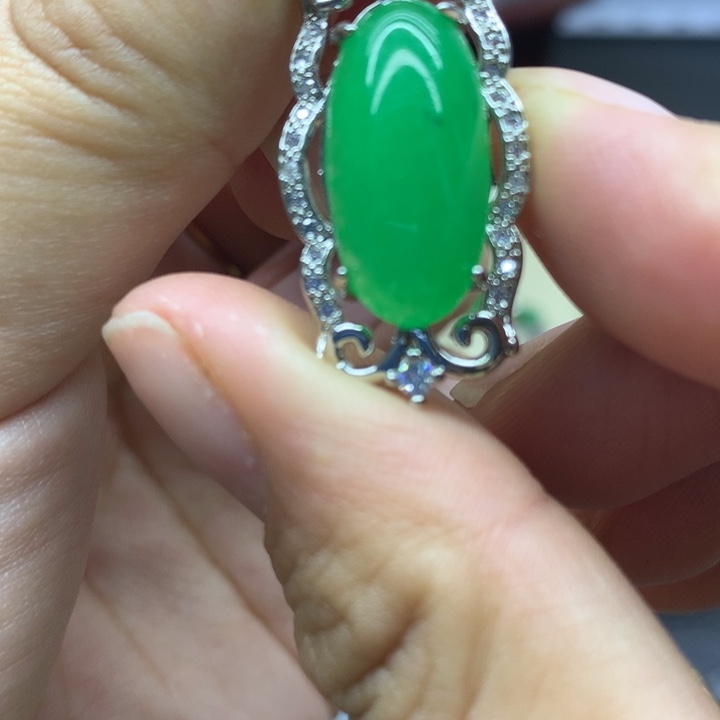 翡翠未镶嵌颈饰吊坠