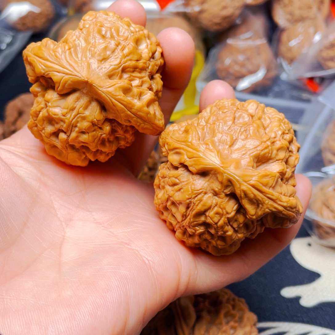 吊坠文玩核桃龙鼎一对