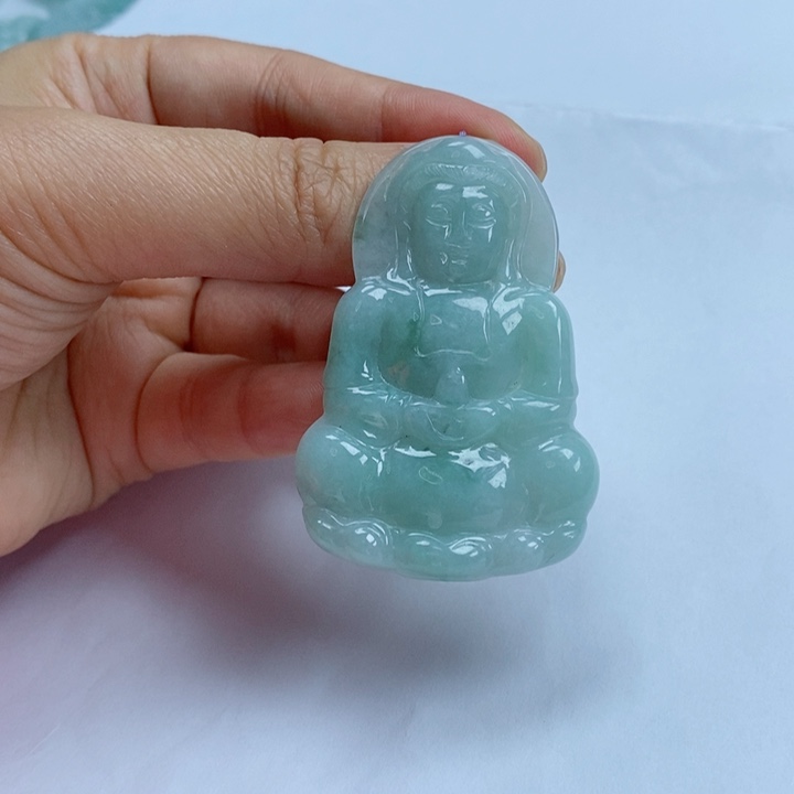 翡翠颈饰未镶嵌?**座天然翡翠