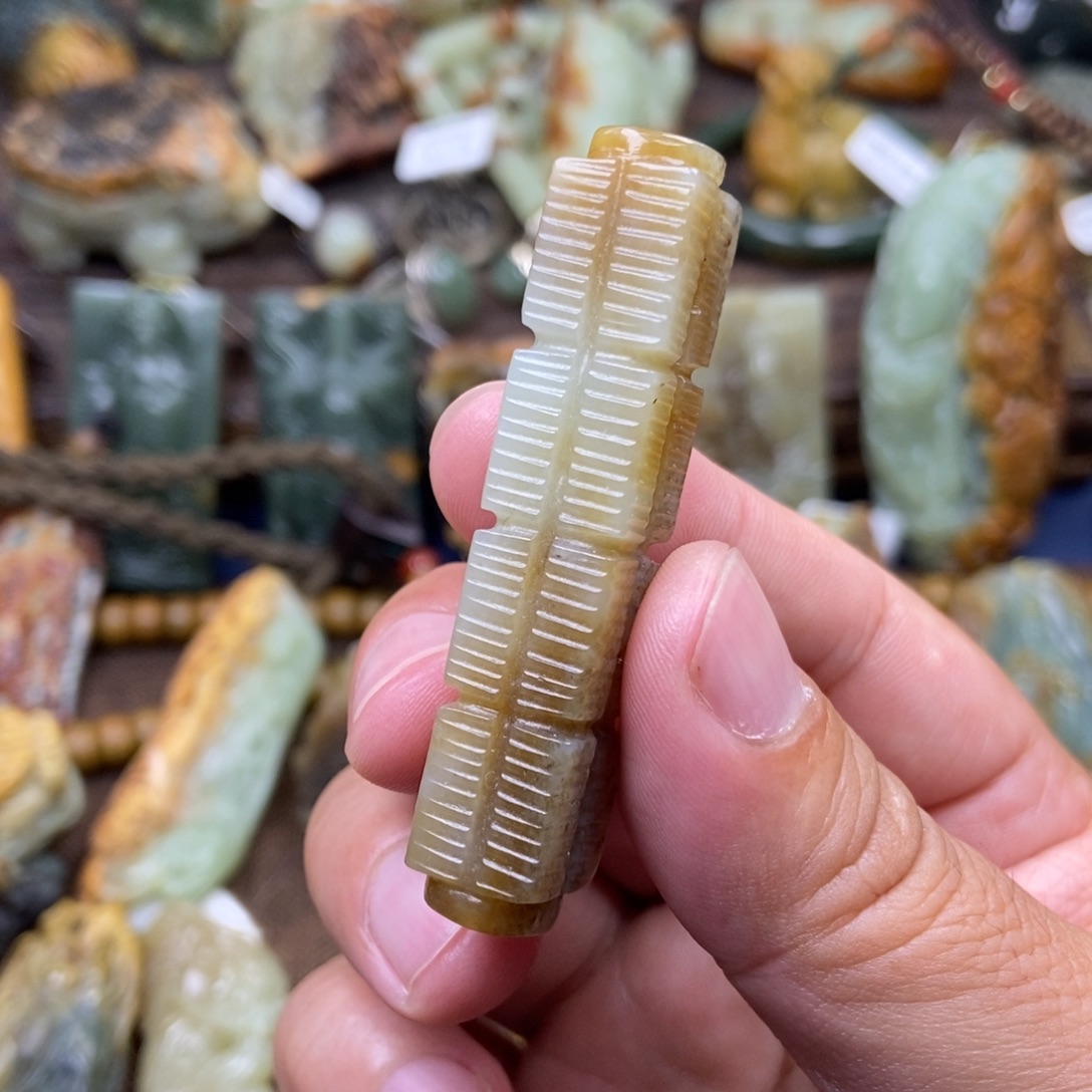 未镶嵌岫岩老玉（透闪石质玉）珠宝奇石