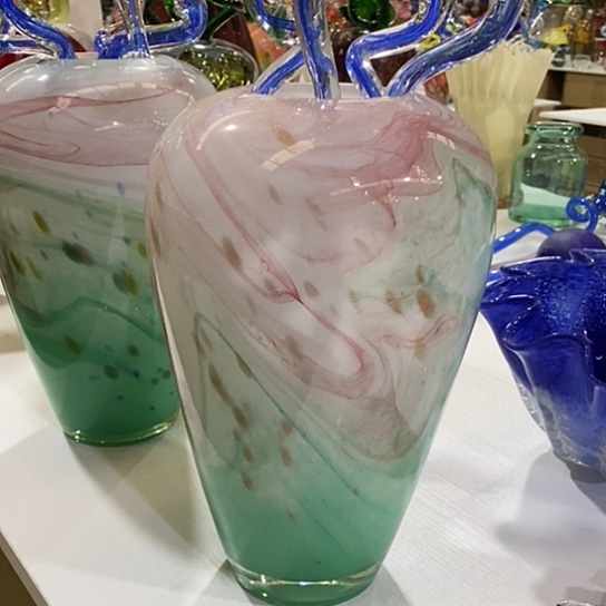 琉璃花瓶高31厘米口径9厘米