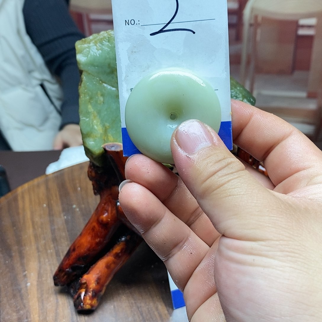 蛇纹石玉原石未镶嵌小*宙