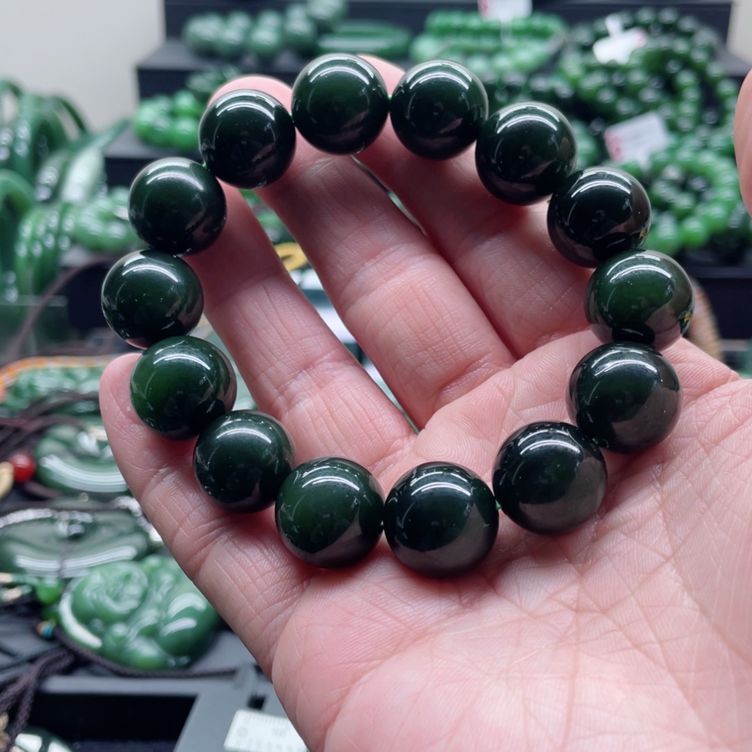 和田玉（碧玉）未镶嵌手链