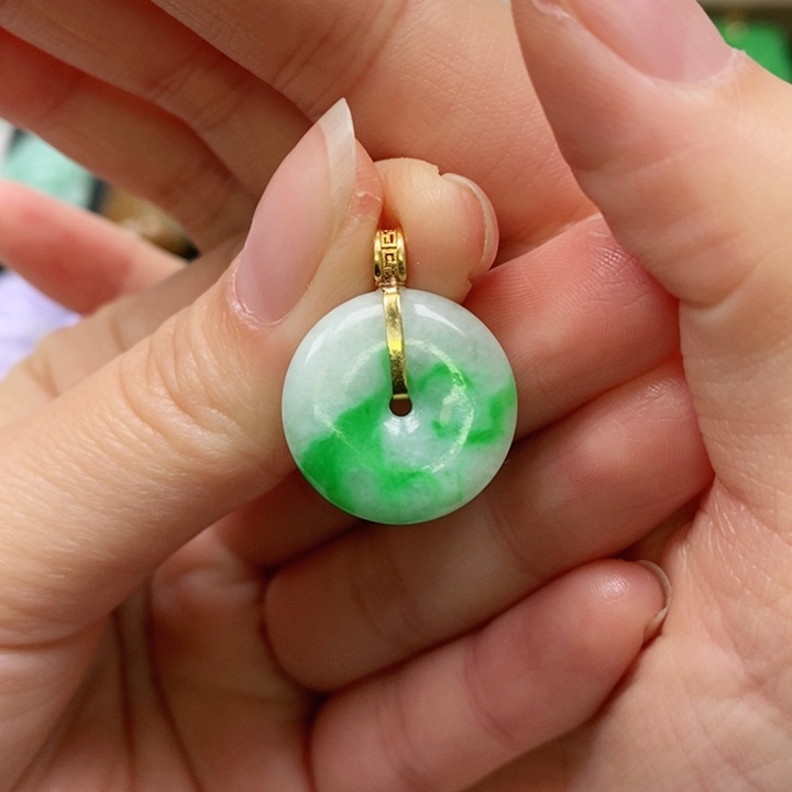 翡翠颈饰未镶嵌吊坠